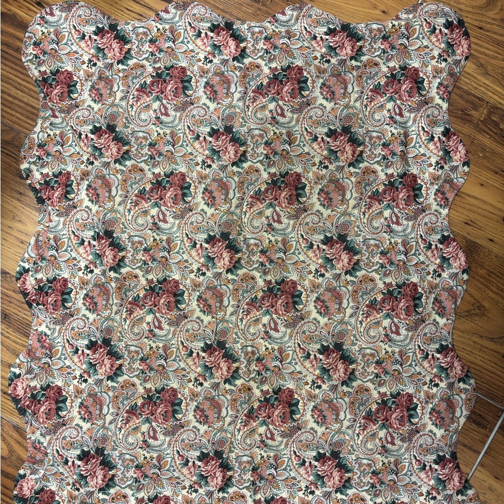 Floral‎ Set of Two Scalloped Pillow Shams Cottagecore Grandmacore